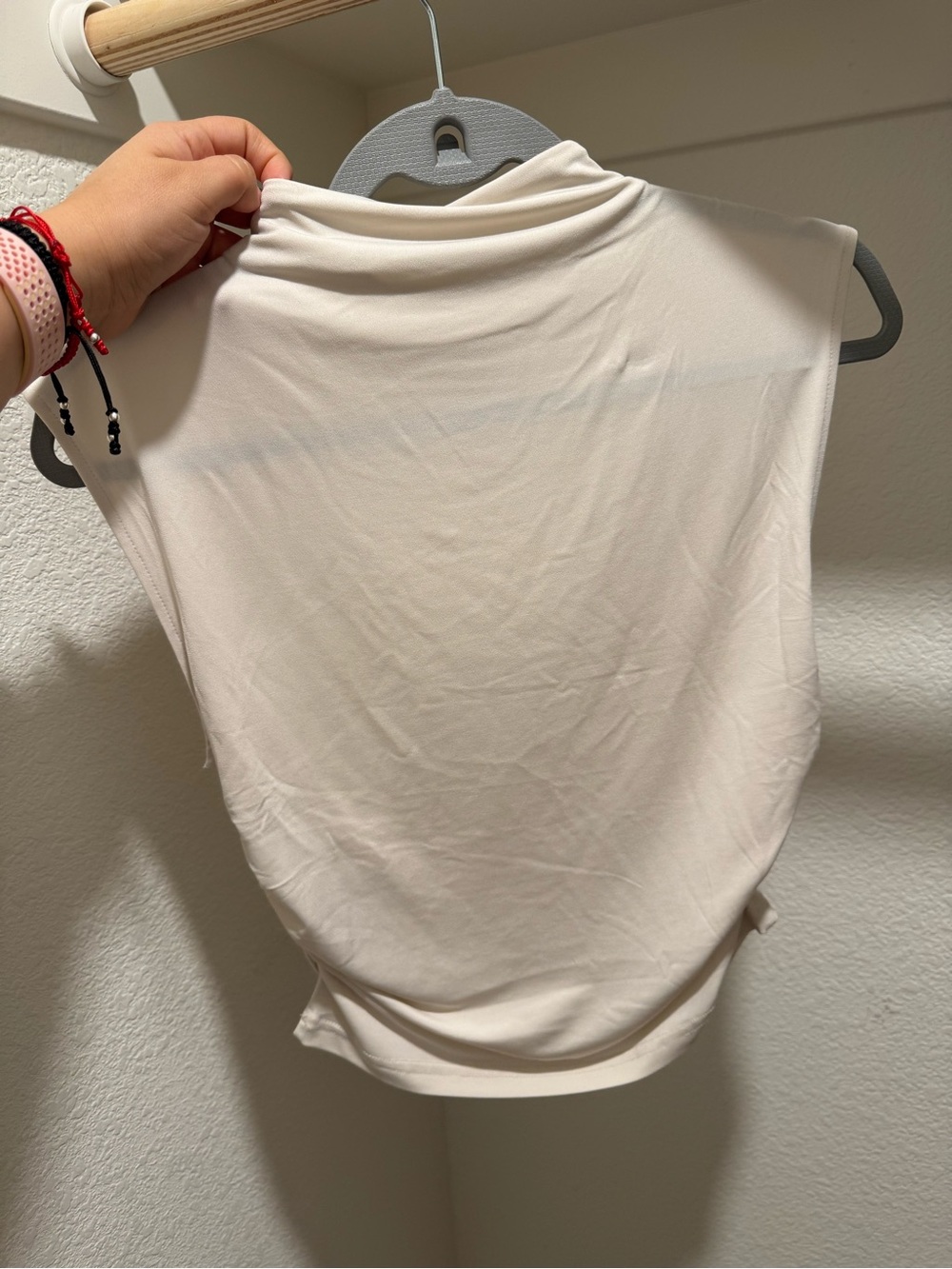 H&M Cream Mock Neck Sleeveless Tank Top - Picture 3 of 6